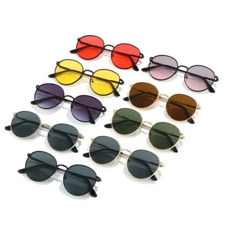 Vintage Fashion Round Sunglasses - Image 3