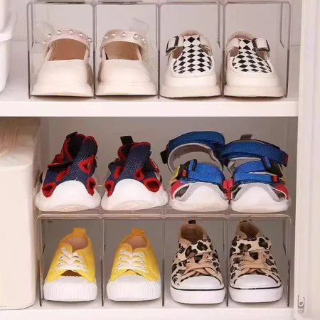 ⁦1pc Acrylic Kids Shoe Organizer – 4-Compartment Transparent Storage Rack⁩ - الصورة ⁦5⁩