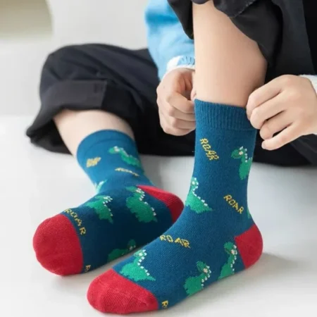 ⁦5 Pairs Kids Dinosaur Cartoon Socks – Autumn Winter Mid-High Baby Socks⁩ - الصورة ⁦3⁩