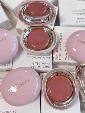 Rare Beauty Positive Light Liq...