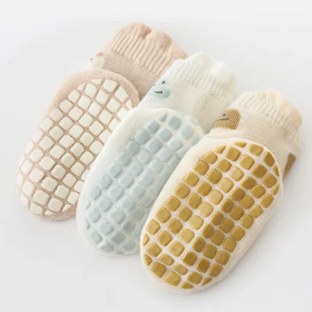Non-Slip Socks Cute Cartoon Pattern - Image 3