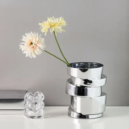 ⁦Silver Geometric Twist Glass Vase – Hydroponic Flower Pot & Terrarium Decor⁩ - الصورة ⁦5⁩