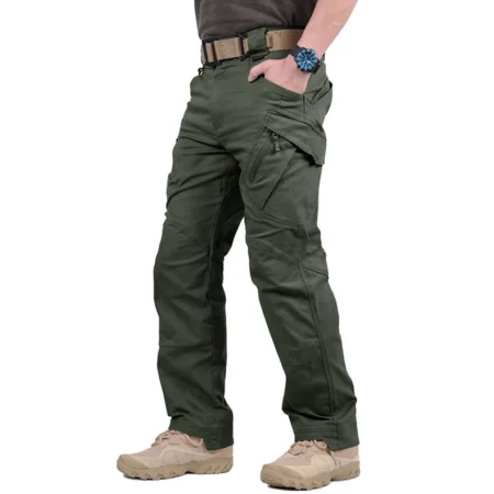 ⁦Men's Classic Cargo Pants⁩ - الصورة ⁦4⁩