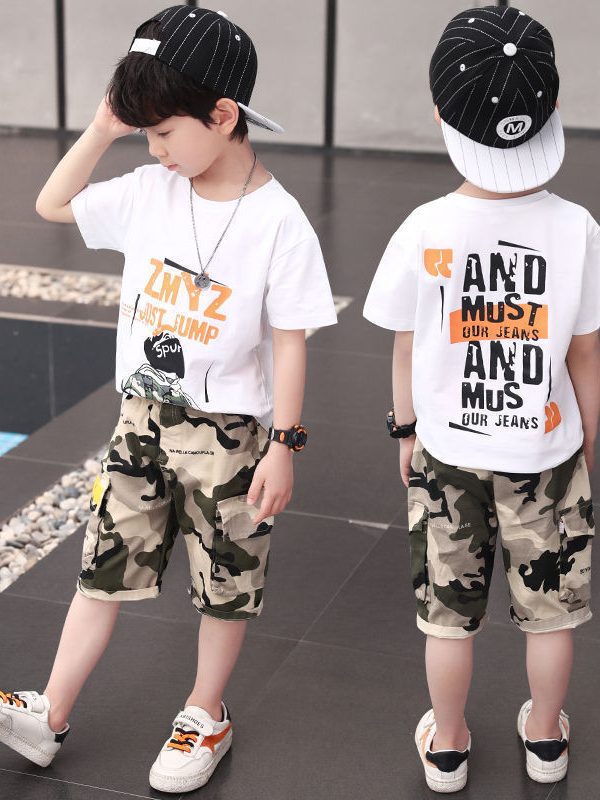 طقم شورت قصير الأكمام مطبوع للأولاد