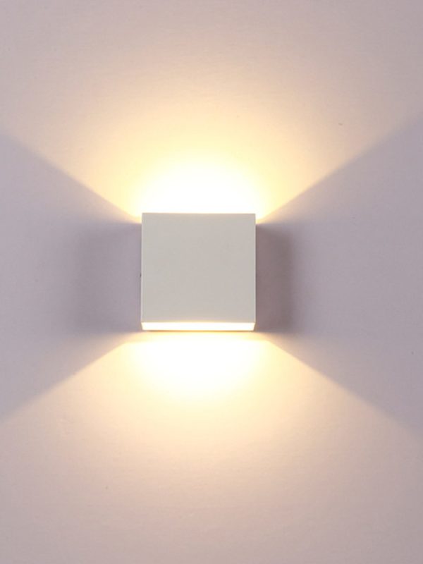 Nordic style wall light