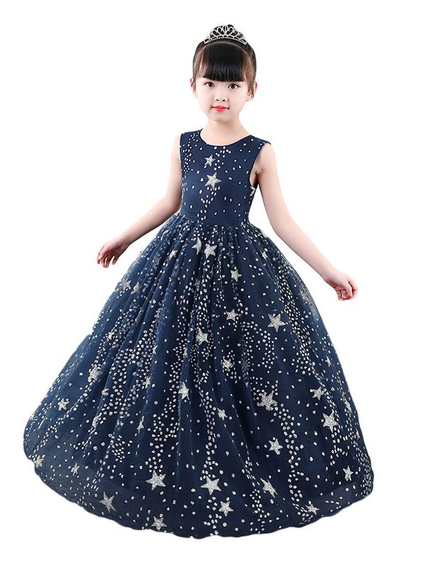 فستان الأميرة الأزرق المرصع بالنجوم