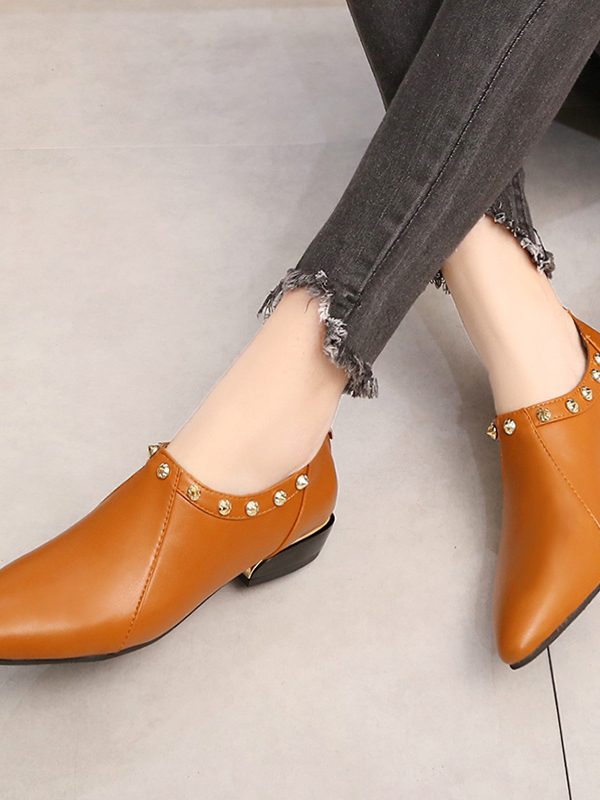 New Style Pointed Rivet Fashion Casual Single Shoes Women