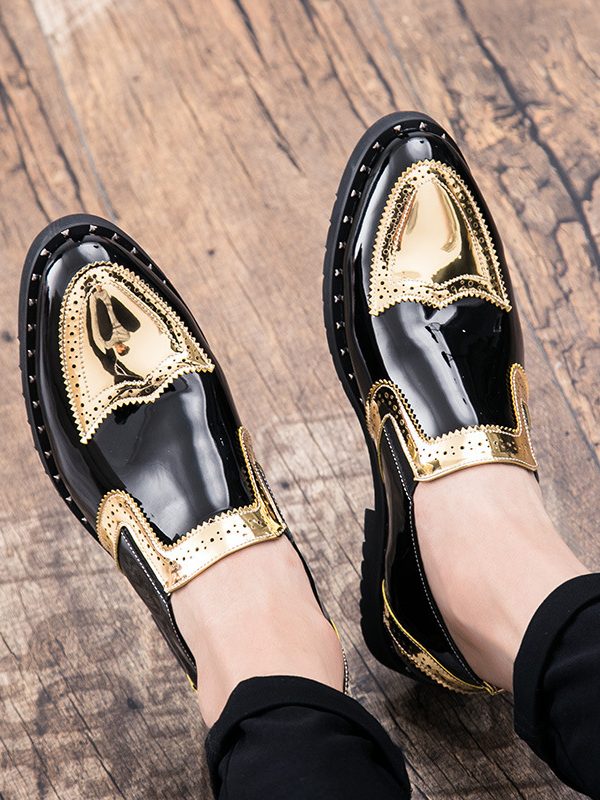 حذاء رجالي كاجوال من الجلد البريطاني ذو مقدمة مدببة لامعة وصغير الحجم