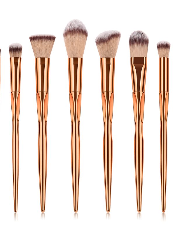 8 مجموعات من فرش المكياج