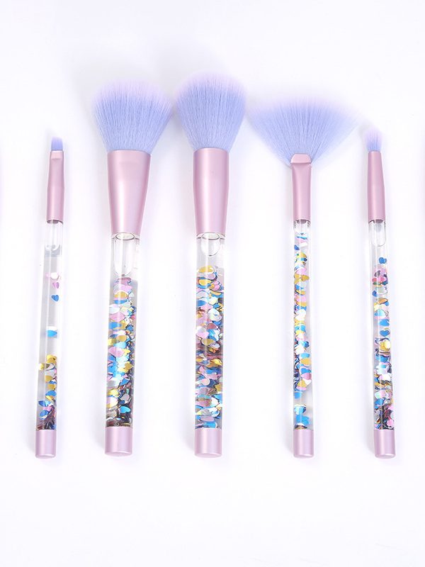 أدوات التجميل فرشاة المكياج