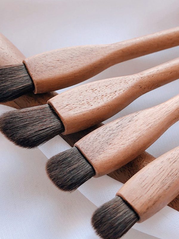 Walnut fiber hair makeup brush