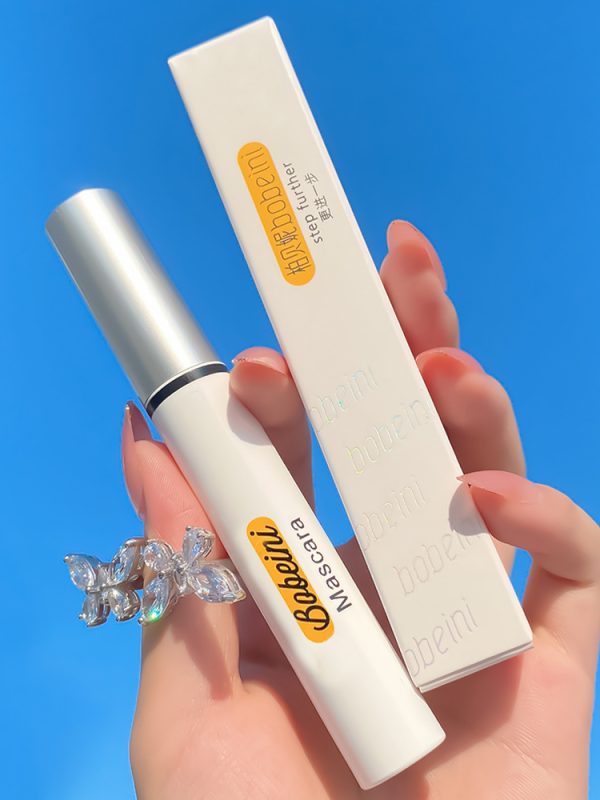 ماسكارا ملونة مقاومة للماء طويلة وسميكة لا تتلف بسهولة