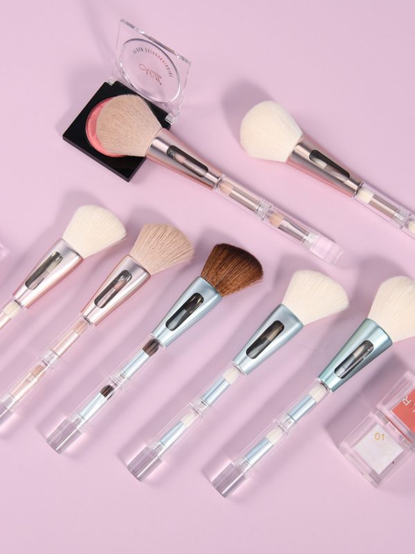 Four-In-One Portable Makeup Brush Beauty Makeup Brush Blush Brush Eye Shadow Brush Makeup Tool