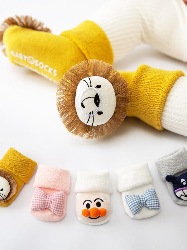 جوارب أطفال قطنية للبنات الأولاد مطاطية مضادة للانزلاق على الأرض كارتون للأطفال الصغار