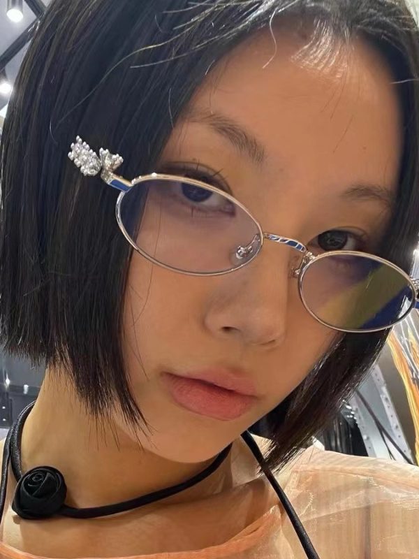 نظارات شمسية معدنية بيضاوية مزخرفة بالماس