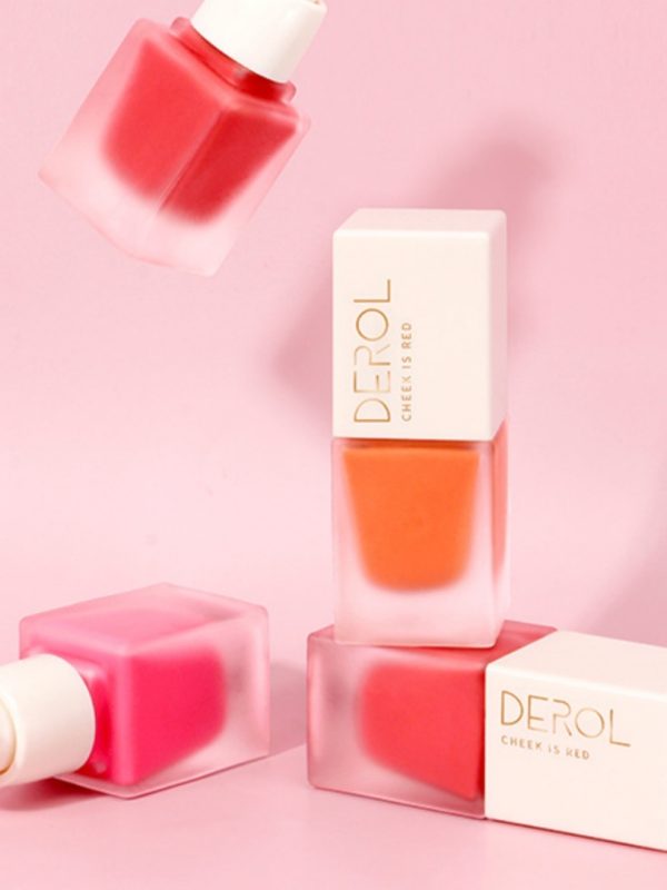 مكياج مرطب لإصلاح مظهر مشرق مكياج طبيعي بلون العاري أحمر الخدود