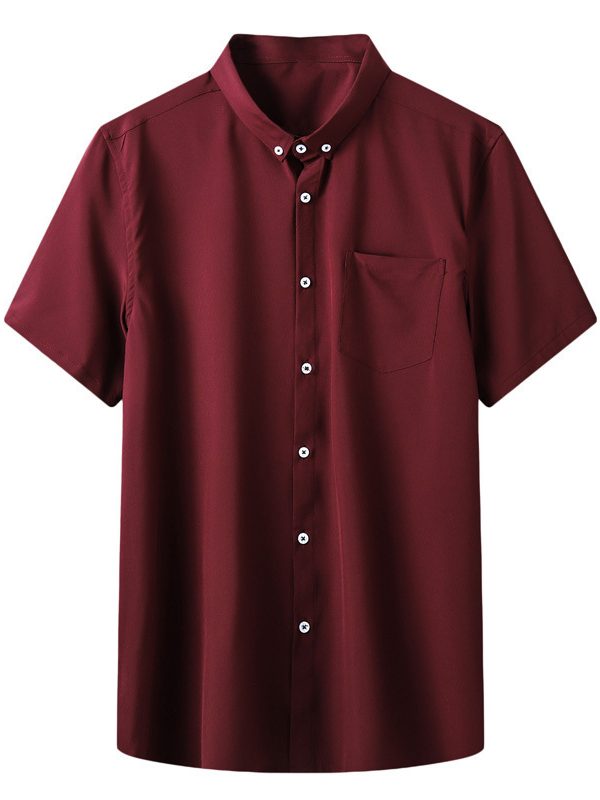 قميص بأكمام قصيرة ومقاسات كبيرة