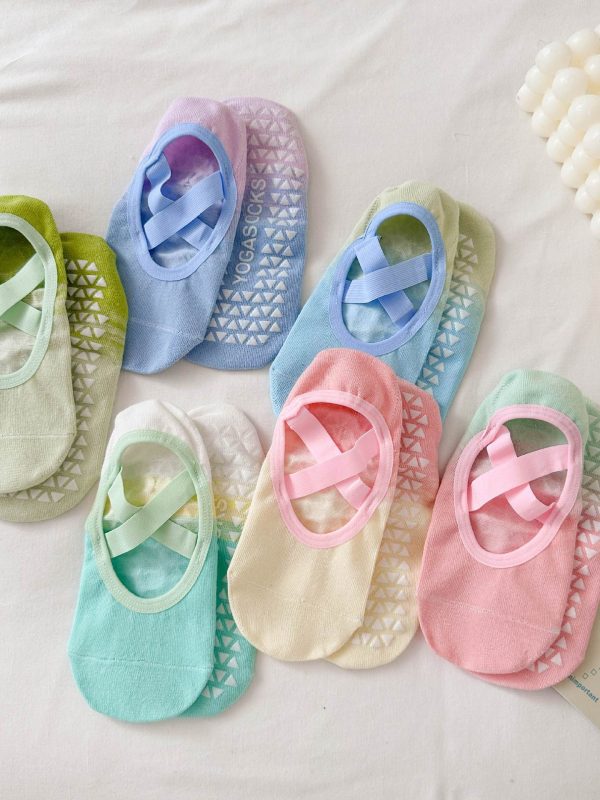 جوارب رياضية رفيعة ذات تدرج لوني ومقاومة للانزلاق ومسامية للتهوية لممارسة اليوغا