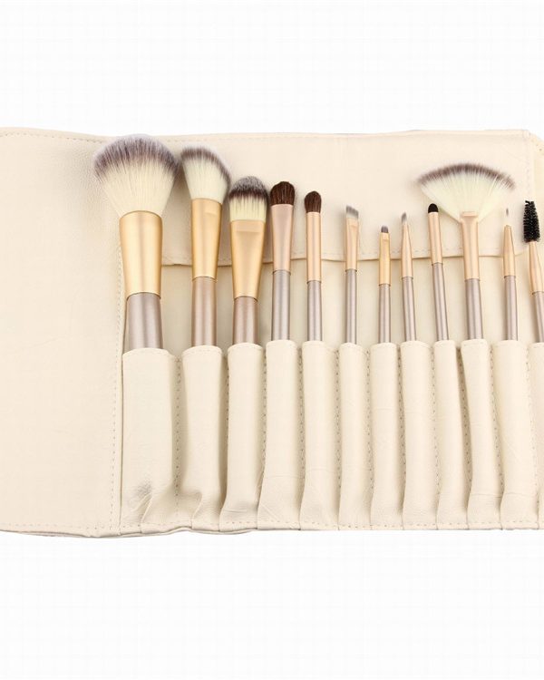 بقعة تفجير 121824، مكياج أبيض، فرشاة مكياج بيضاء، 24 فرشاة مكياج وفرشاة مكياج محمولة لأدوات التجميل والمكياج