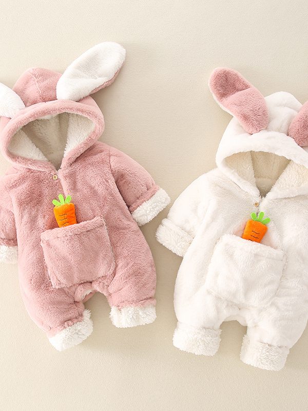 ملابس أطفال حمراء شبكية لطيفة للغاية على شكل أرنب