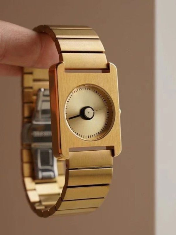 ساعة نسائية أنيقة وبسيطة ومزاجية ومتعددة الاستخدامات تناسب مختلف الأذواق