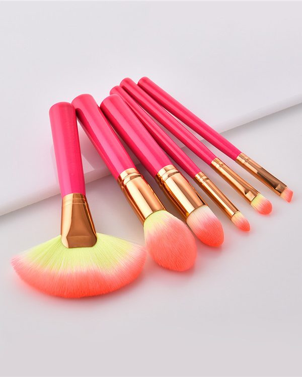 فرش المكياج التجميلية