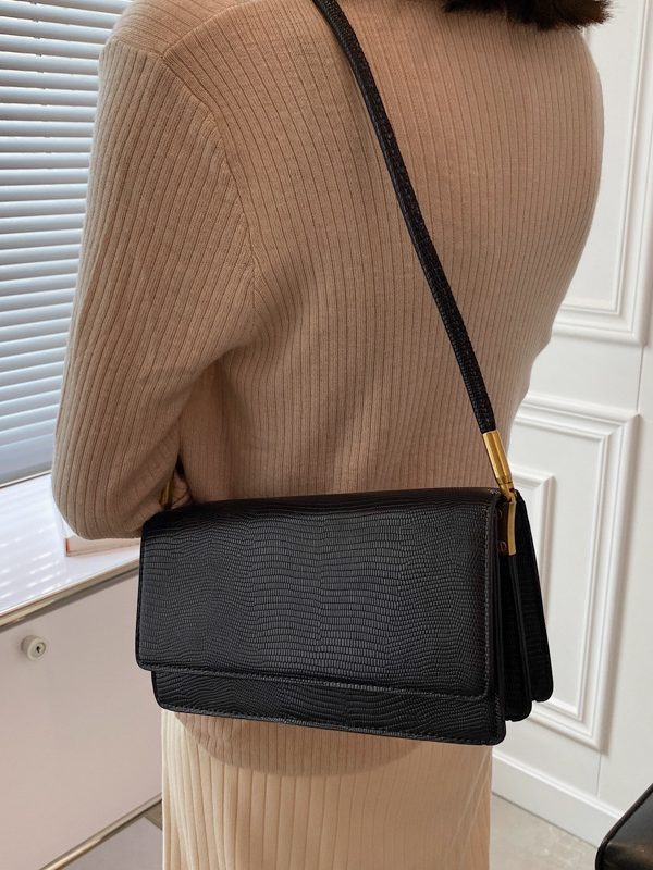 Female Japanese Solid Color Baguette Stripe Retro Fashion Underarm Messenger Bag