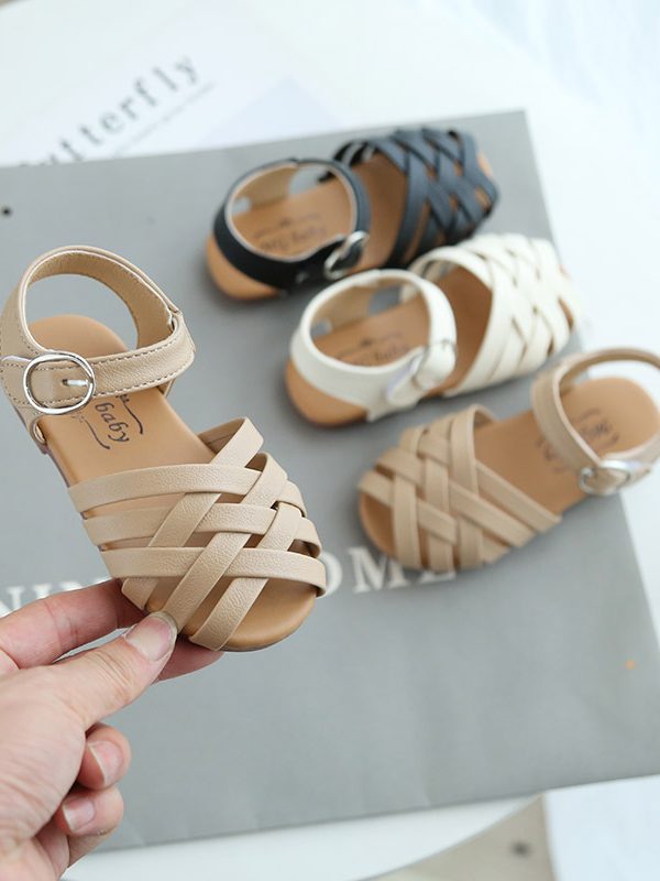 صنادل أطفال منسوجة ذات نعل ناعم ومقدمة بإبزيم