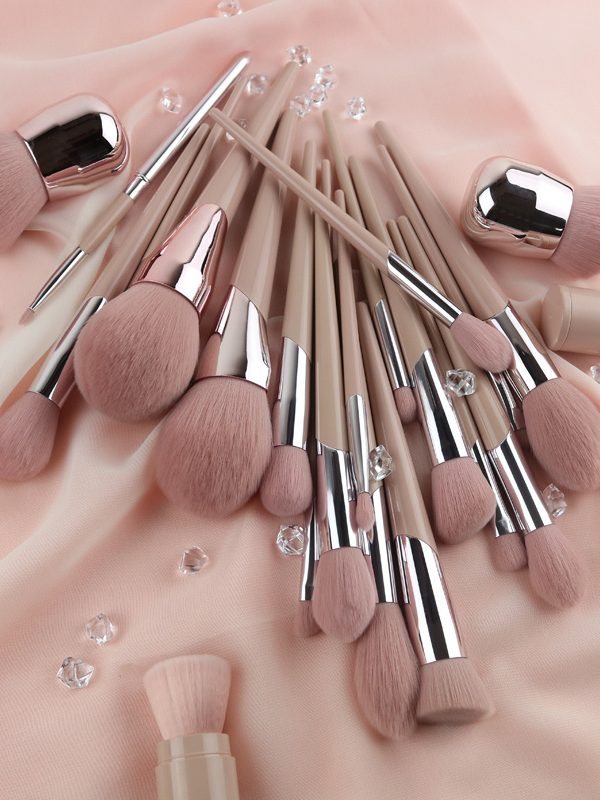 مجموعة فرش مكياج جيرلي هارت باللون الوردي، فرشاة ظلال العيون