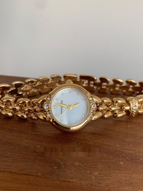 ساعة كوارتز أنيقة ذات طابع شخصي خفيف فاخر من حجر الراين