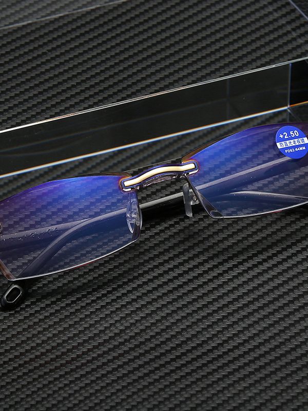 Diamond cut edge reading glasses