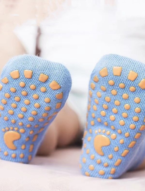 جوارب أرضية مانعة للانزلاق جوارب مخصصة للترامبولين