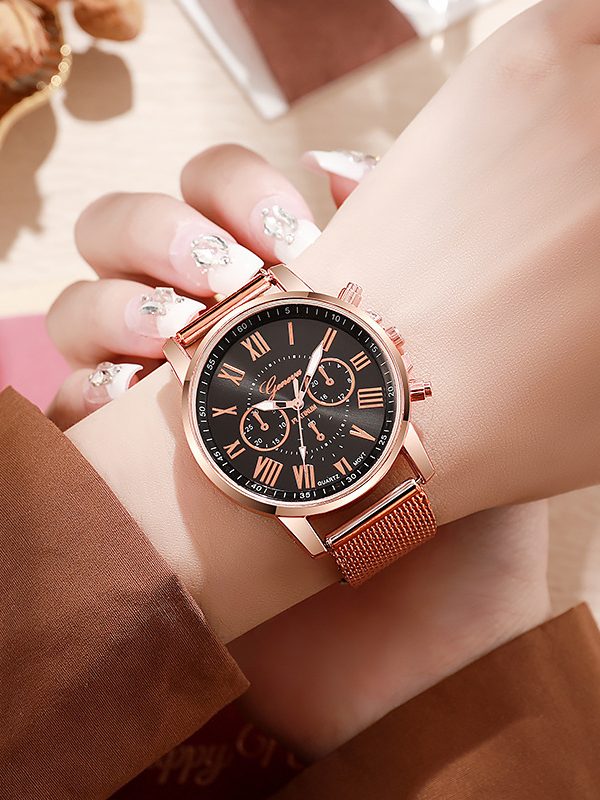 ساعة نسائية أنيقة بمقياس روماني بسيط