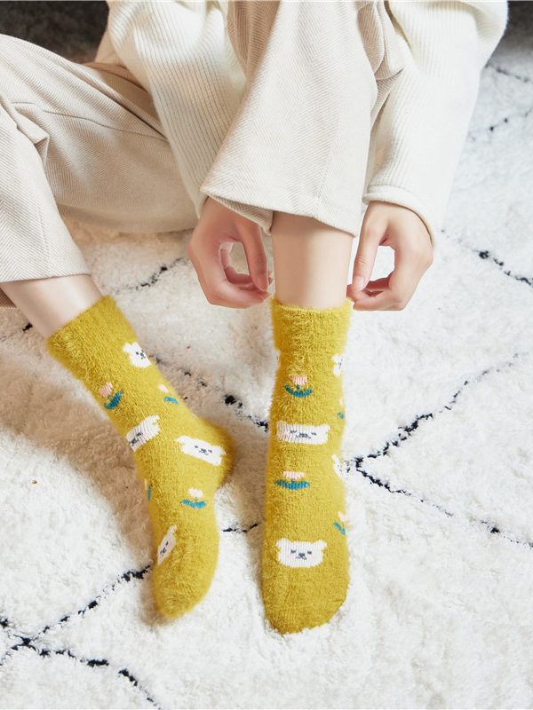 جوارب سميكة من فرو المنك في الشتاء