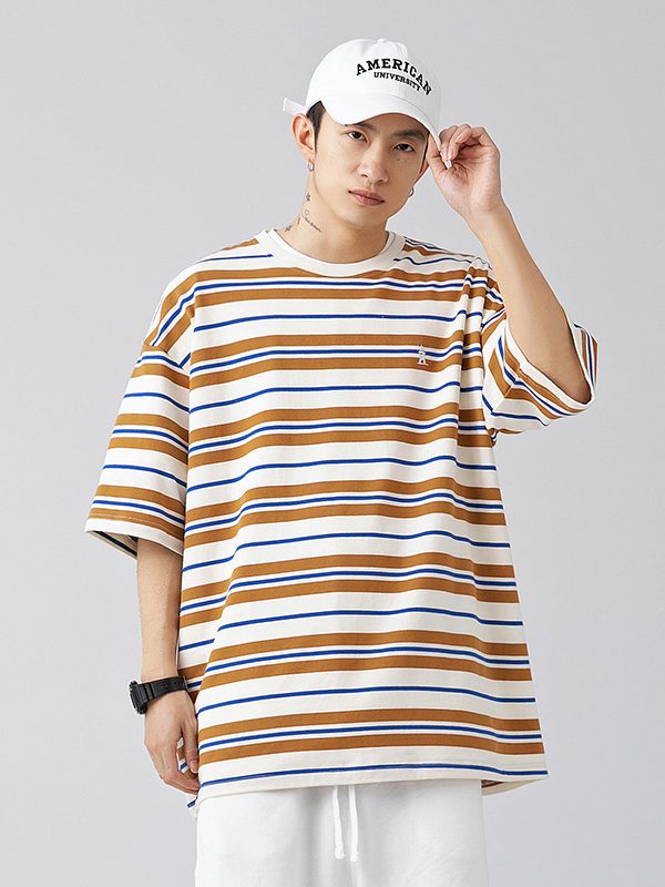 قميص رجالي مخطط بألوان متباينة بتصميم كلاسيكي فضفاض بأكمام قصيرة مناسب لجميع المناسبات