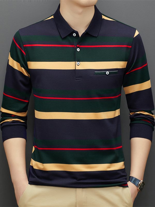 قميص بولو مخطط للرجال في منتصف العمر