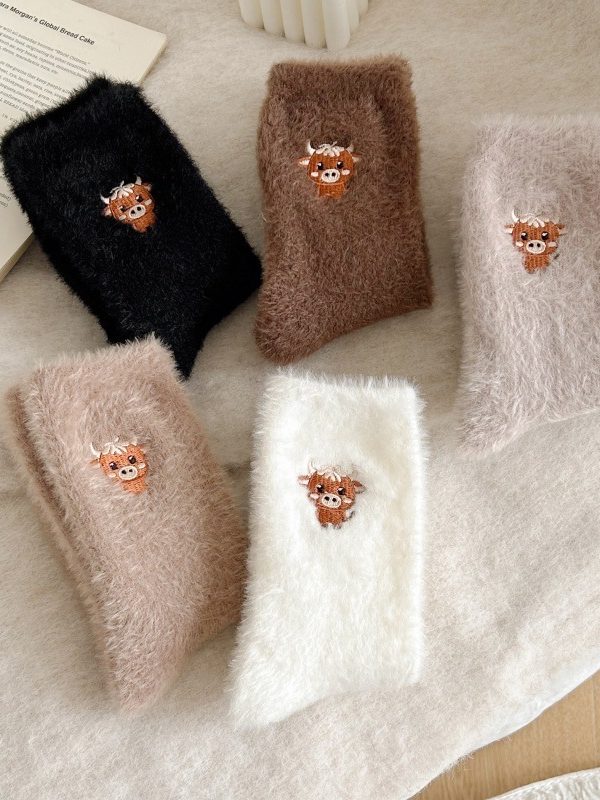 جوارب سميكة دافئة مبطنة بالصوف جوارب نسائية بطول منتصف الساق لفصلي الخريف والشتاء