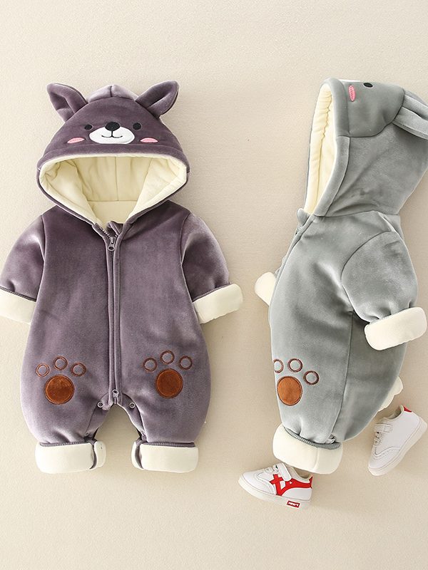 ملابس أطفال حديثي الولادة برسومات كرتونية للخريف والشتاء بالإضافة إلى رومبر قطني وملابس تسلق للرجال والنساء