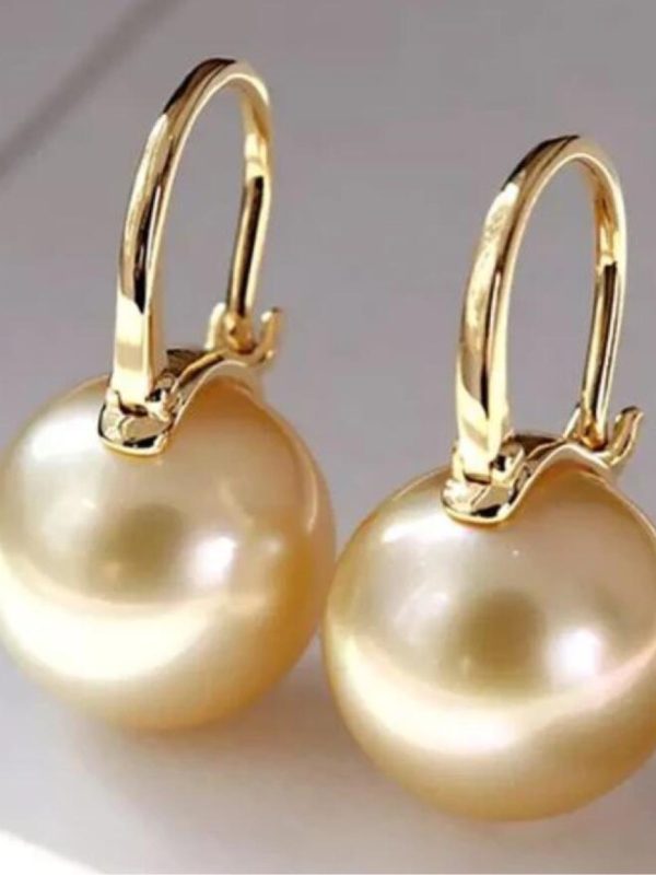 Women's Stylish Retro Minimalism Delicate Pearl Earrings