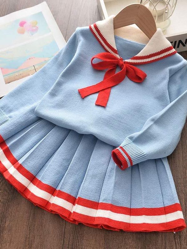 فستان على طراز الكلية للبنات