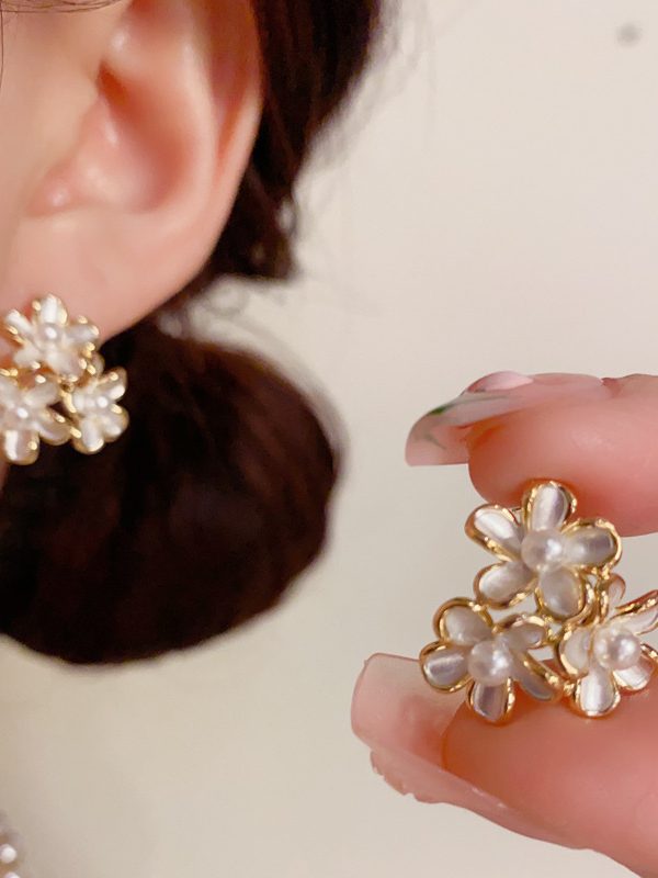 White Three-petal Flower Stud Earrings