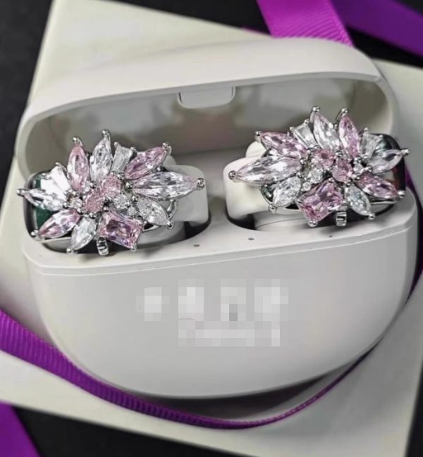 مشبك سماعة أذن من الزركون الفاخر