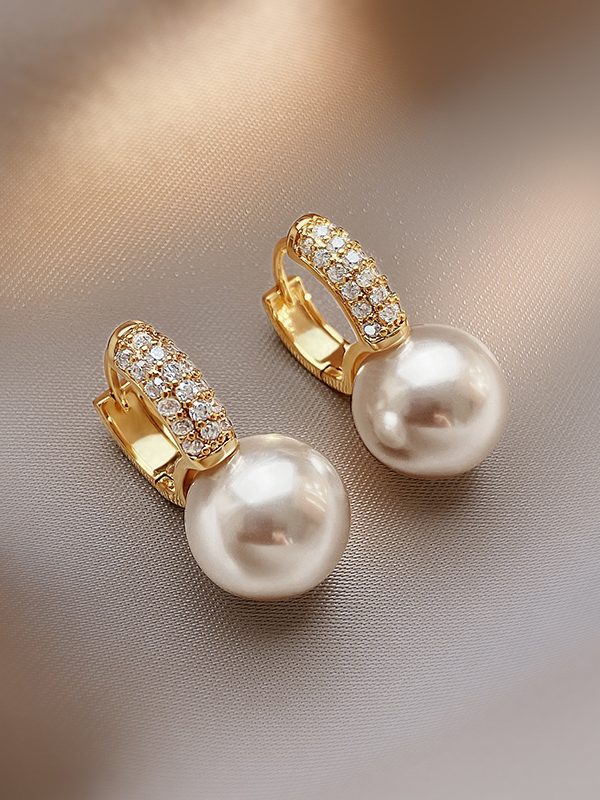 Women's Summer Fashion Pearl Earrings