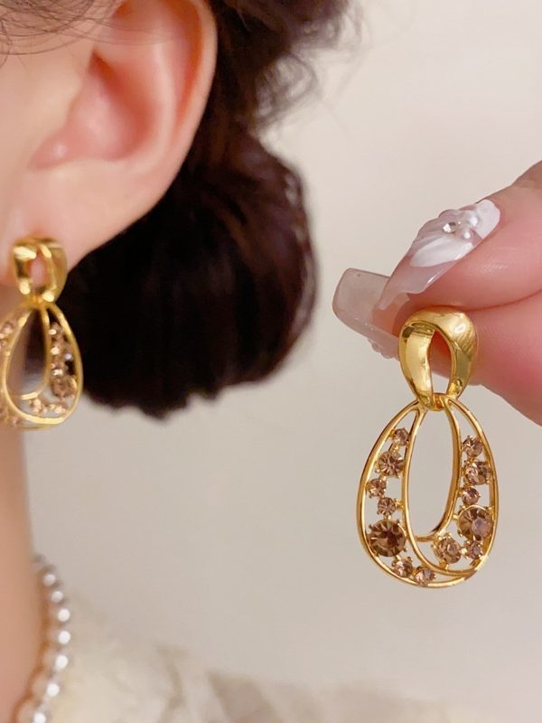 Female Minimalist French Retro Hollow Geometric Earrings