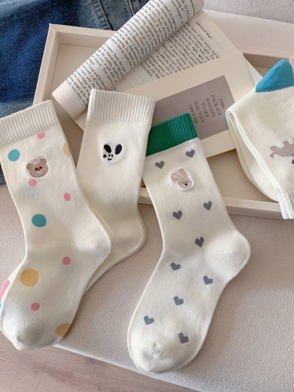 Womens Mid-calf Socks That Are Breathable And Sweat-absorbent