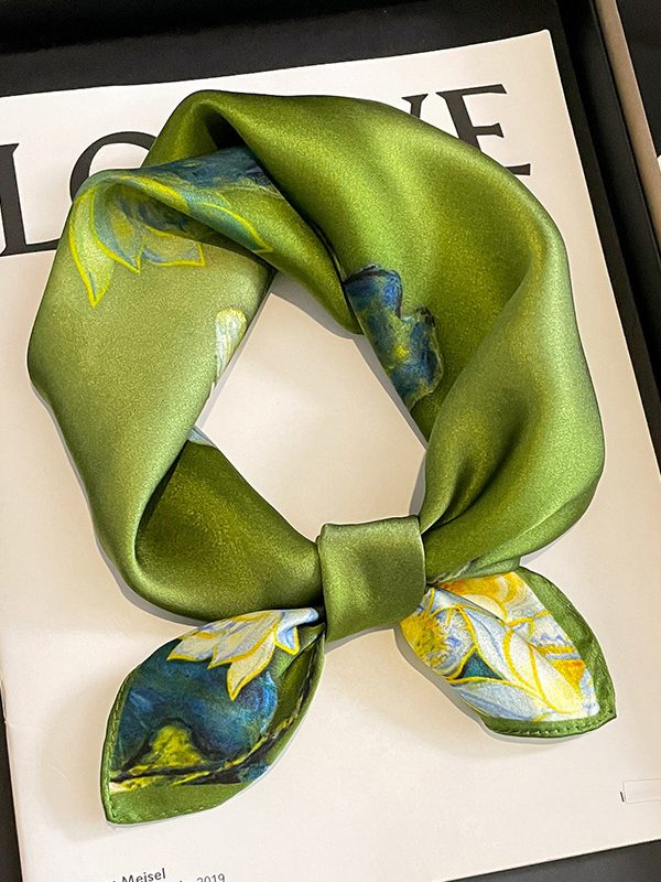 Versatile And Stylish Silk Neck Scarf