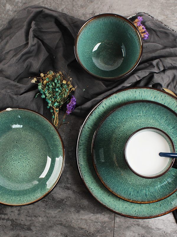 Retro bowls and plates