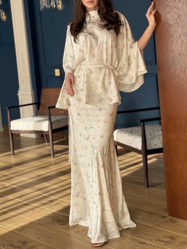 طقم أنيق مكون من بلوزة أنيقة بحزام وتنورة مزهرة بأكمام واسعة للنساء