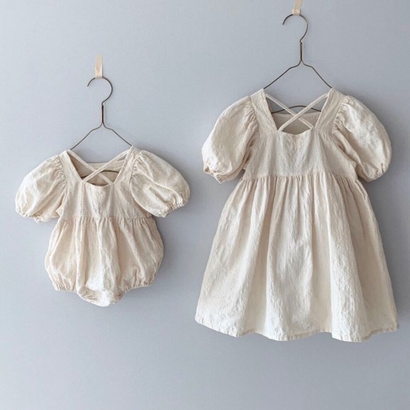 فستان أميرة للأطفال بياقة مربعة وأكمام منفوخة