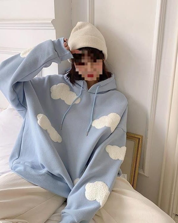 Blue Sky And White Clouds Design Loose And Youthful Top